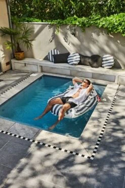 Fatboy Original Floatzac Säkkituoli, Thunder Grey -Puutarha Unelma 02FATBOY Floatzac CirclePillowsKingpillows Moodpicture 2 role