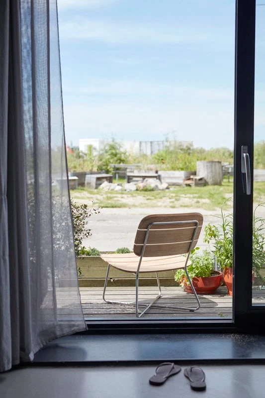 Skagerak Lilium Nojatuoli, Tiikki - Ruostumaton Teräs 3 Skagerak Lilium Nojatuoli, Tiikki - Ruostumaton Teräs - Image 3