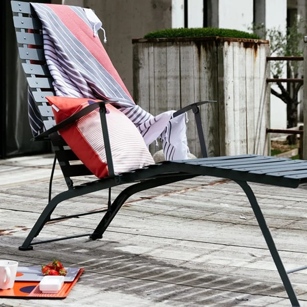 Fermob Bistro Metal Aurinkotuoli, Antrasiitti 2 Fermob Bistro Metal Aurinkotuoli, Antrasiitti - Image 2