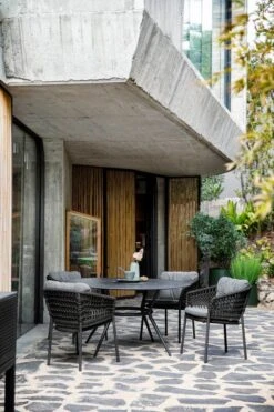 Cane-line Ocean Tuolin Istuinpehmusteet, Tummanharmaa 10 Cane-line Ocean Tuolin Istuinpehmusteet, Tummanharmaa -Puutarha Unelma 50202AL 5417RODG 5417YN115 P144COB