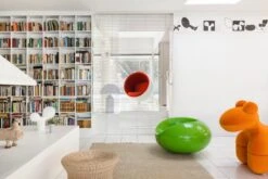 Eero Aarnio Originals Pastilli Tuoli, Vihreä 8 Eero Aarnio Originals Pastilli Tuoli, Vihreä -Puutarha Unelma AarnioOriginals EeroHome Entrance Final