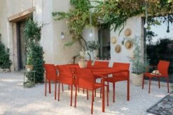 Fermob Calvi Pöytä 195 X 95 Cm, Red Ochre 7 Fermob Calvi Pöytä 195 X 95 Cm, Red Ochre -Puutarha Unelma CALVI CADIZ GRIS ARGILE APL CACTUS MONTELIMAR VISUEL2021 AURELIE LECUYER 1 OR