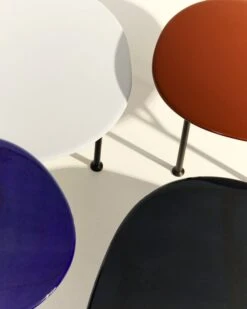 GUBI Carmel Sohvapöytä, 60 X 60 Cm, Musta - Rock Red -Puutarha Unelma CARMEL 2 hero