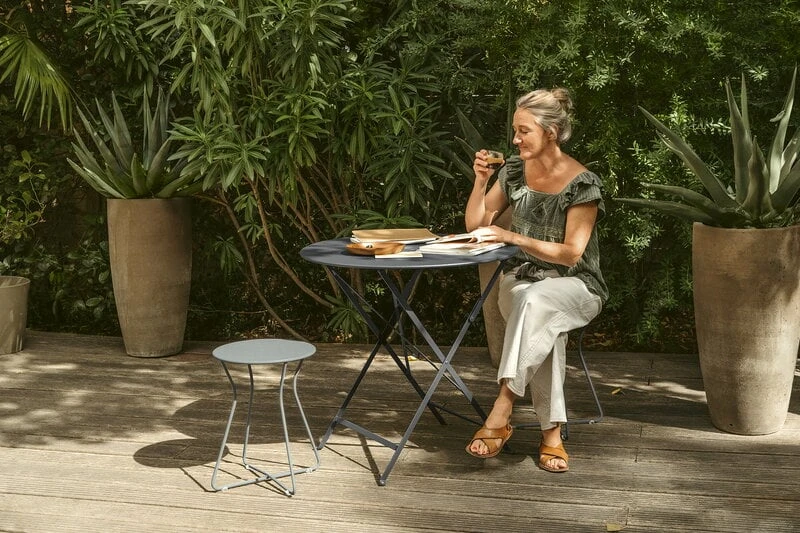 Fermob Cocotte Jakkara, Liquorice 4 Fermob Cocotte Jakkara, Liquorice - Image 4