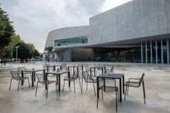 Emu Rio Tuoli, Musta -Puutarha Unelma EMU CtContract2020 Pag14 15 RioR50 1