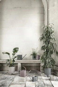 Ferm LIVING Bau Ruukku, Iso, Lämmin Harmaa -Puutarha Unelma FERM 7397