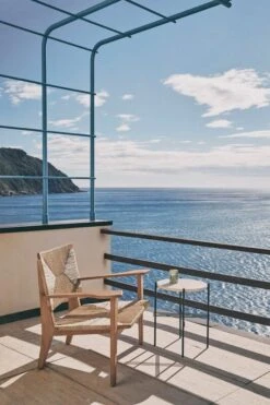 GUBI TS Outdoor Sivupöytä, 40 Cm, Musta - Valkoinen Travertiini 9 GUBI TS Outdoor Sivupöytä, 40 Cm, Musta - Valkoinen Travertiini -Puutarha Unelma GUBI Gubi Goes Al Fresco TS F Chair