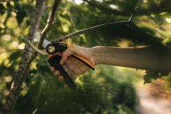 Fiskars X-Series Oksasakset L, P961 11 Fiskars X-Series Oksasakset L, P961 -Puutarha Unelma Gardening Action X Series Pruner Bypass P961 1057175 02