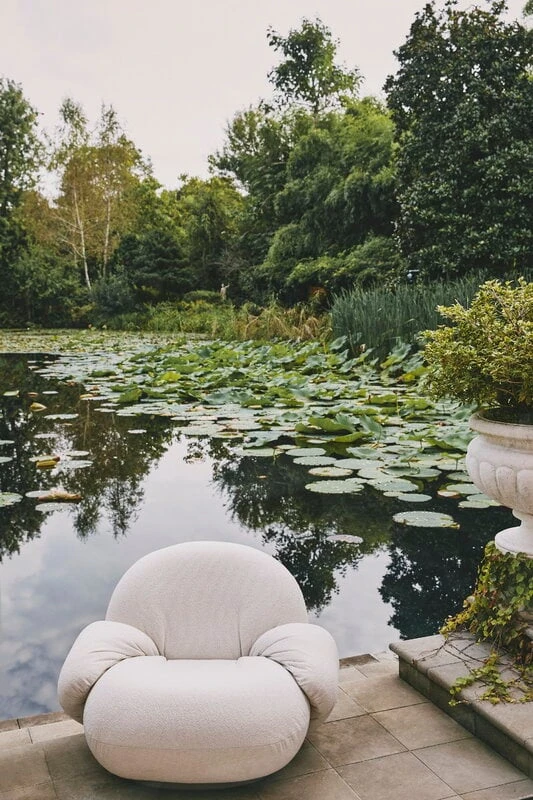 GUBI Pacha Outdoor Nojatuoli Käsinojilla, Pyörivä, Lorkey 40 6 GUBI Pacha Outdoor Nojatuoli Käsinojilla, Pyörivä, Lorkey 40 - Image 6