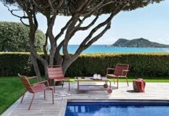 Fermob Luxembourg Matala Nojatuoli, Cedar Green 10 Fermob Luxembourg Matala Nojatuoli, Cedar Green -Puutarha Unelma LUXEMBOURG OCRE RAMATUELLE RESIDENTIAL DESIGNER2021 NICOLAS MATHEUS