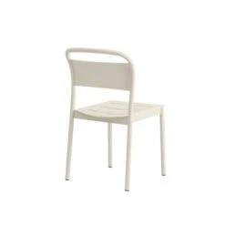 Muuto Linear Steel Tuoli, Luonnonvalkoinen -Puutarha Unelma Linear steel side chair off white angle Muuto 5000x5000 hi res 150