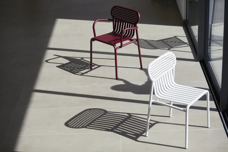 Petite Friture Week-end Käsinojallinen Tuoli, Burgundinpunainen 5 Petite Friture Week-end Käsinojallinen Tuoli, Burgundinpunainen - Image 5