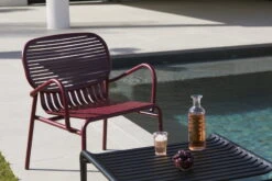 Petite Friture Week-end Matala Pöytä, Musta -Puutarha Unelma M0740505 M0741001 weekend armchair coffee table burgundy black 28C29Ola Rindal lifestyle HD28129