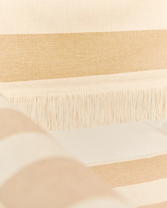 GUBI Tropique Tuoli Hapsuilla, Valkoinen - Leslie Stripe 40 5 GUBI Tropique Tuoli Hapsuilla, Valkoinen - Leslie Stripe 40 - Image 5