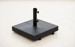 Cane-line Sunshade Aurinkovarjon Jalka Pyörillä, Musta 5 Cane-line Sunshade Aurinkovarjon Jalka Pyörillä, Musta -Puutarha Unelma accesories 64 F